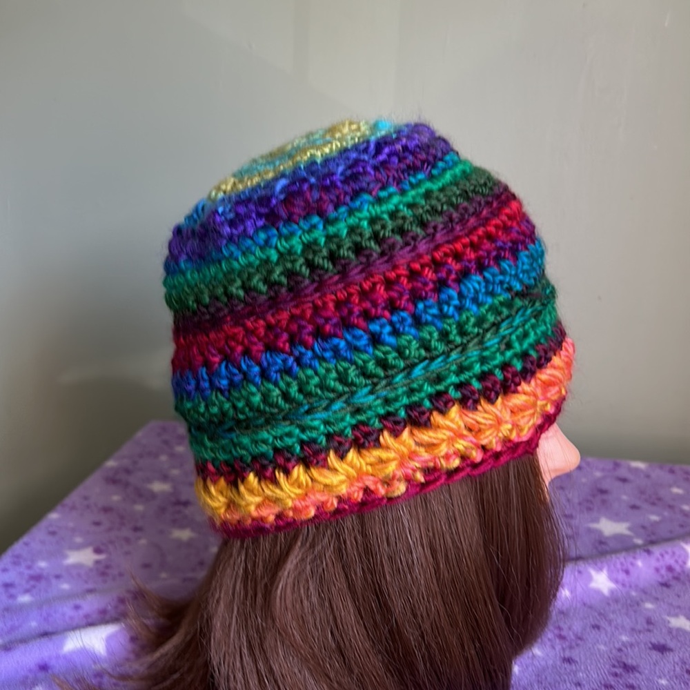 Crochet satin yarn flower beanie medium new - Picture 6 of 7